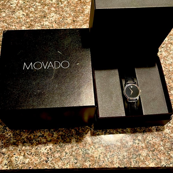 Movado watch, Swiss quartz sapphire crystal with leather strap - Picture 1 of 3
